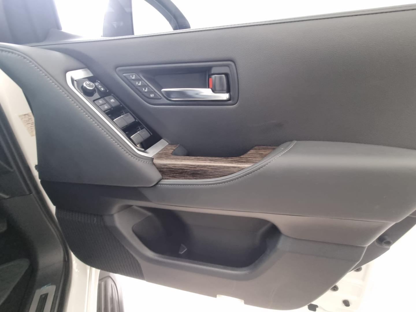 Toyota Land Cruiser 2025 - Image 15