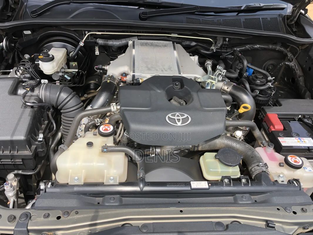 Toyota Hilux 2023 - Image 8