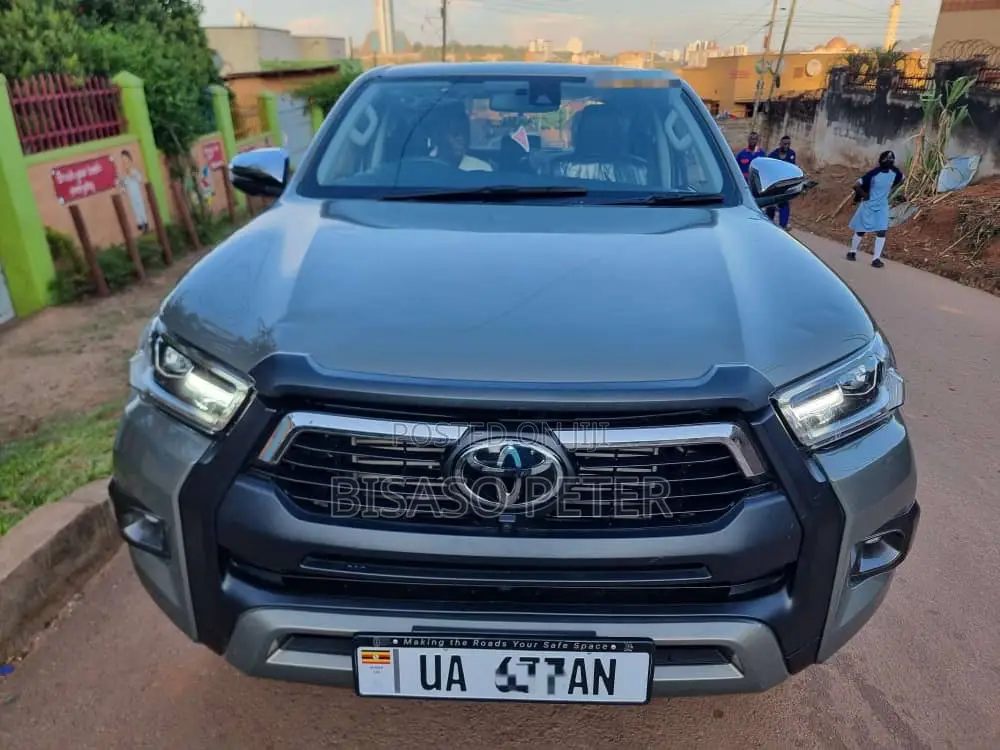 Toyota Hilux 2022 - Image 6