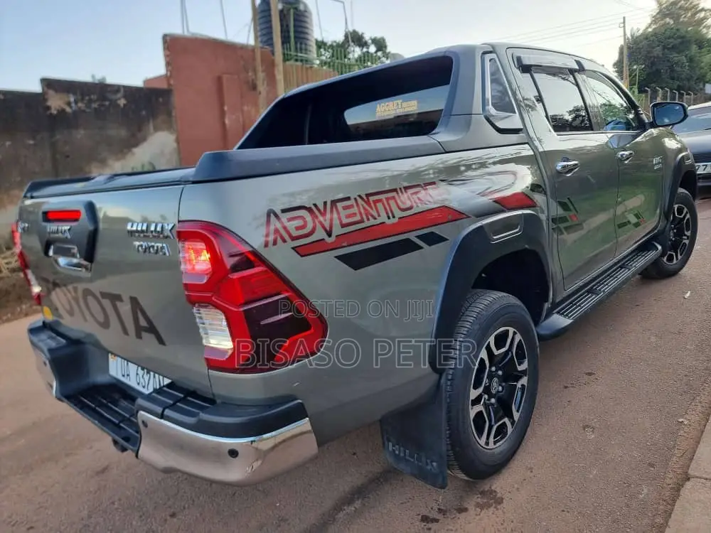Toyota Hilux 2022 - Image 8