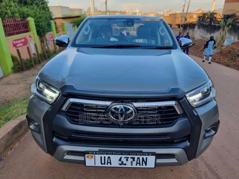 Toyota Hilux 2022 - Image 6