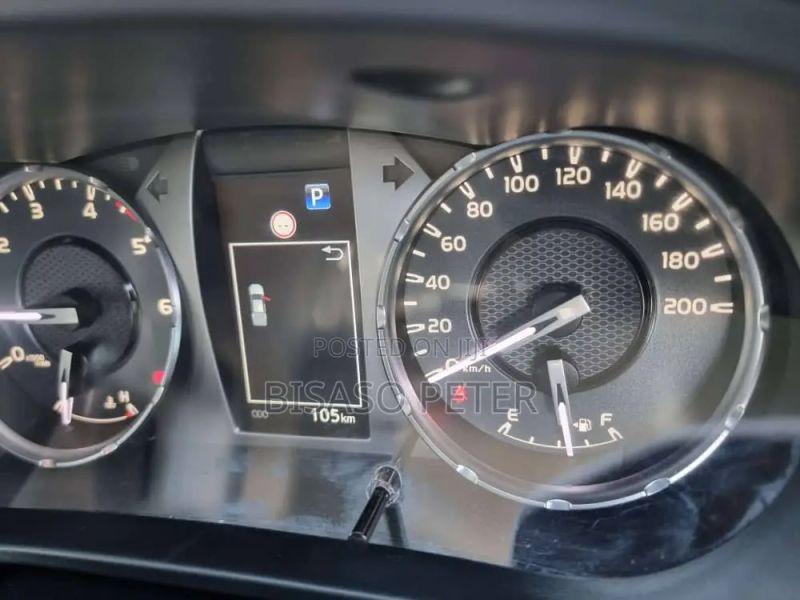 Toyota Hilux 2022 - Image 7