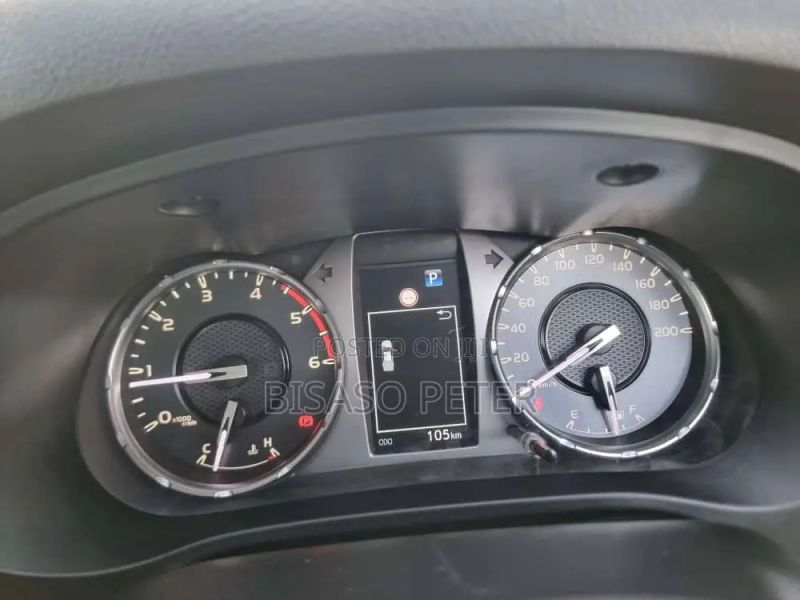 Toyota Hilux 2022 - Image 9