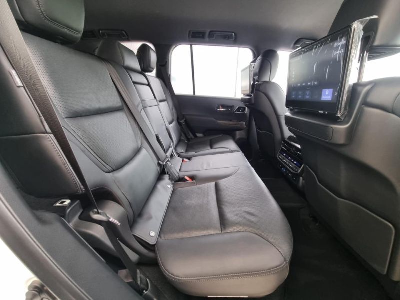 Toyota Land Cruiser 2025 - Image 11