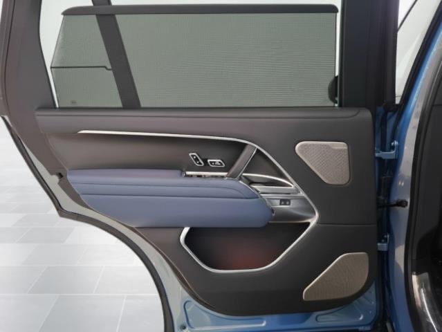 Land Rover Range Rover 2025 - Image 12