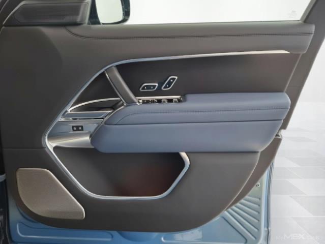 Land Rover Range Rover 2025 - Image 18