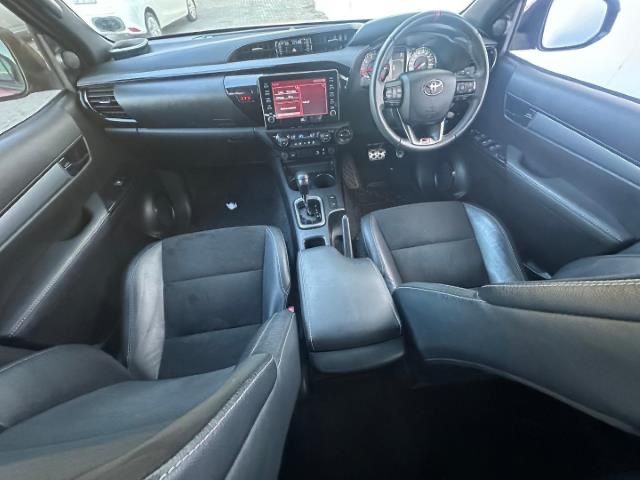 Toyota Hilux 2023 - Image 14