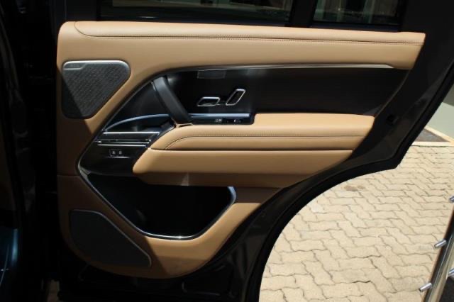 Land Rover Range Rover 2023 - Image 15
