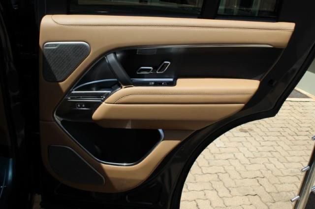 Land Rover Range Rover 2023 - Image 15