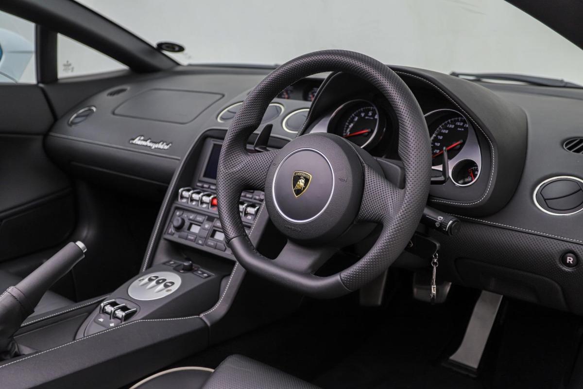 Lamborghini Gallardo 2010 - Image 13