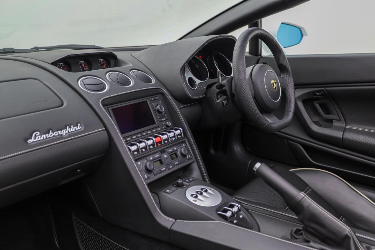 Lamborghini Gallardo 2010 - Image 16
