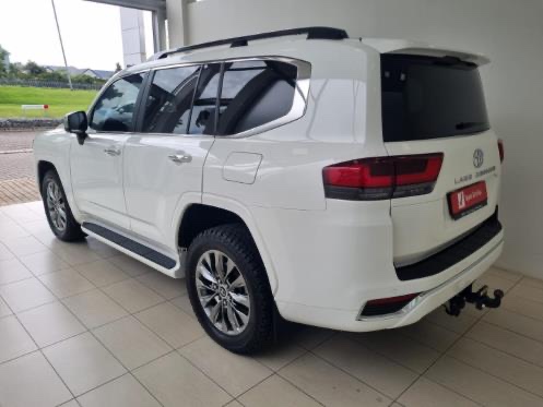 Toyota Land Cruiser 2023 - Image 13