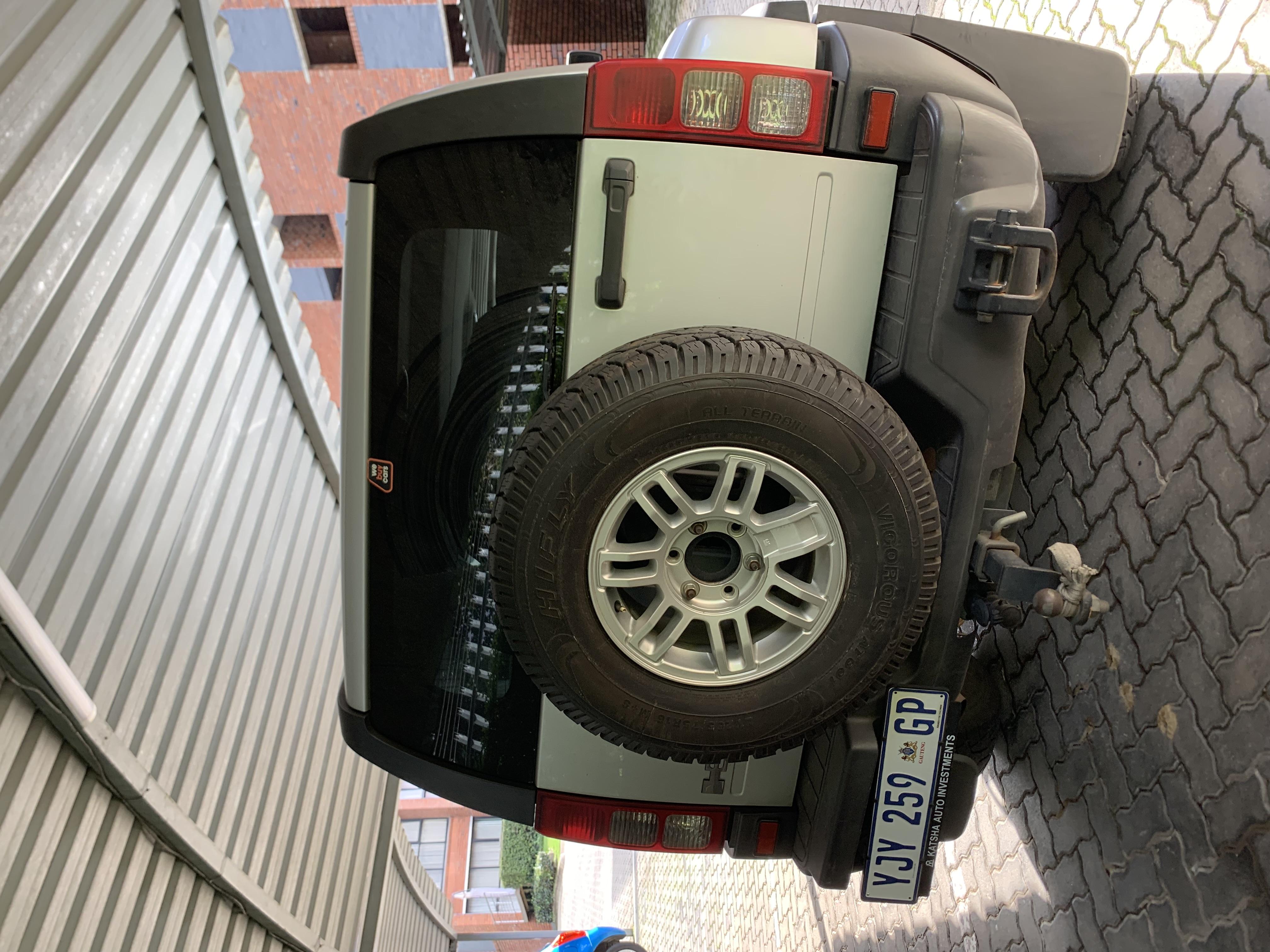 Hummer H3 2010 - Image 8