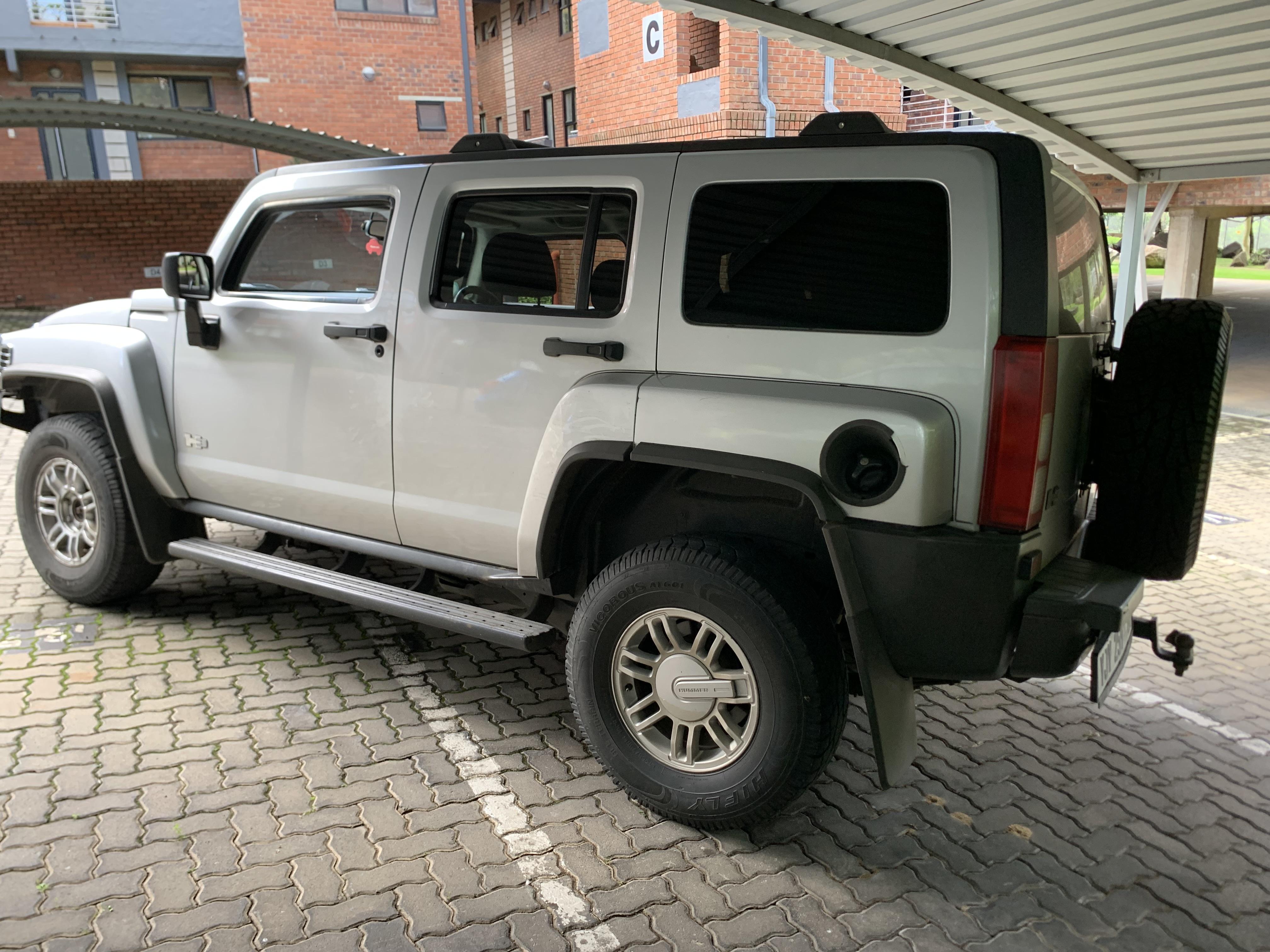 Hummer H3 2010 - Image 9